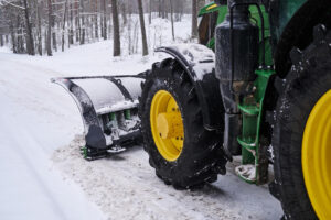Mehr über den Artikel erfahren Winterdienst – Sicher durch Schnee und Eis